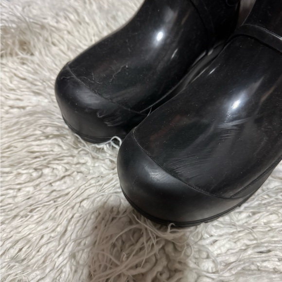 UGG - Picture 3 of 7